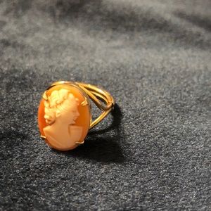 Cameo ring